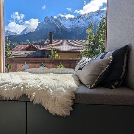 Die Karwendelsuite - 5 Sterne Fewo Mit Bestem Bergblick, Zentrumsnah & Ruhig Gelegen, Familienfreundlich Mittenwald Exterior photo